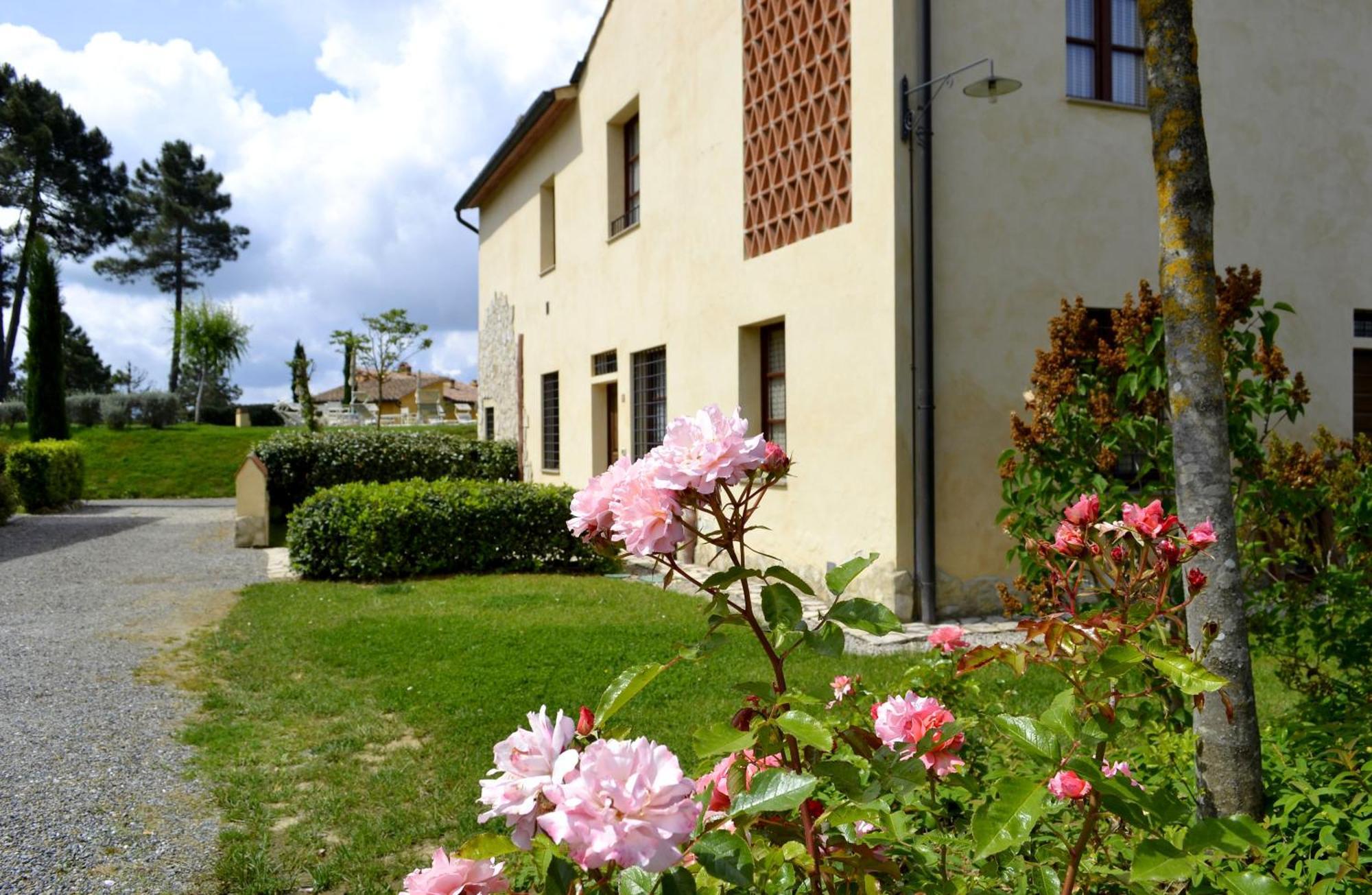 Tuscany Country Apartments 감바시 외부 사진