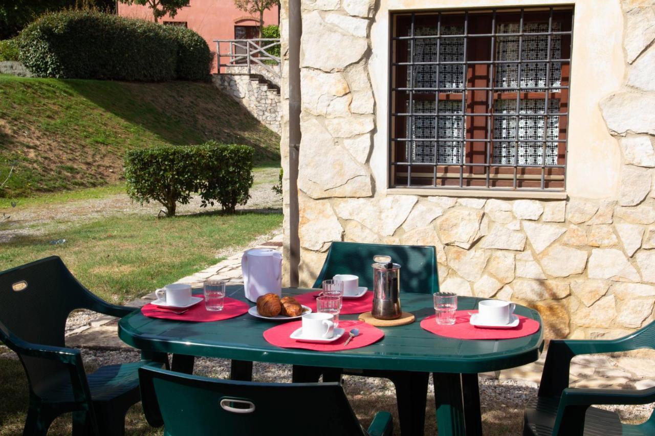 Tuscany Country Apartments 감바시 외부 사진